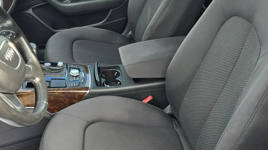 AUDI A6 -