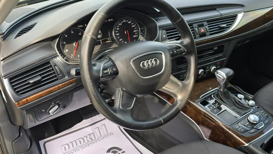 AUDI A6 -