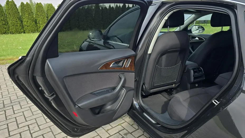 AUDI A6 -
