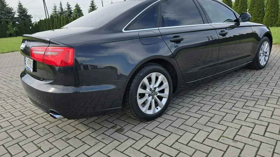 AUDI A6 -