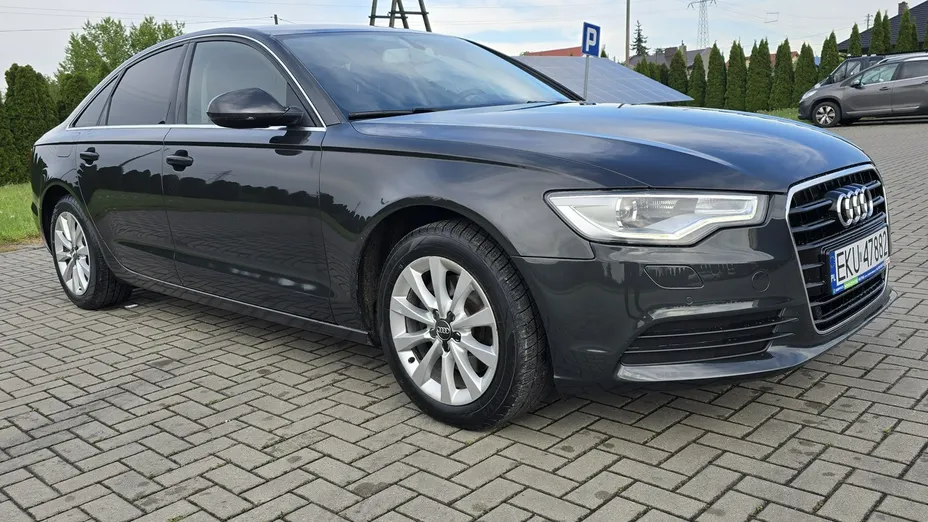 AUDI A6 -