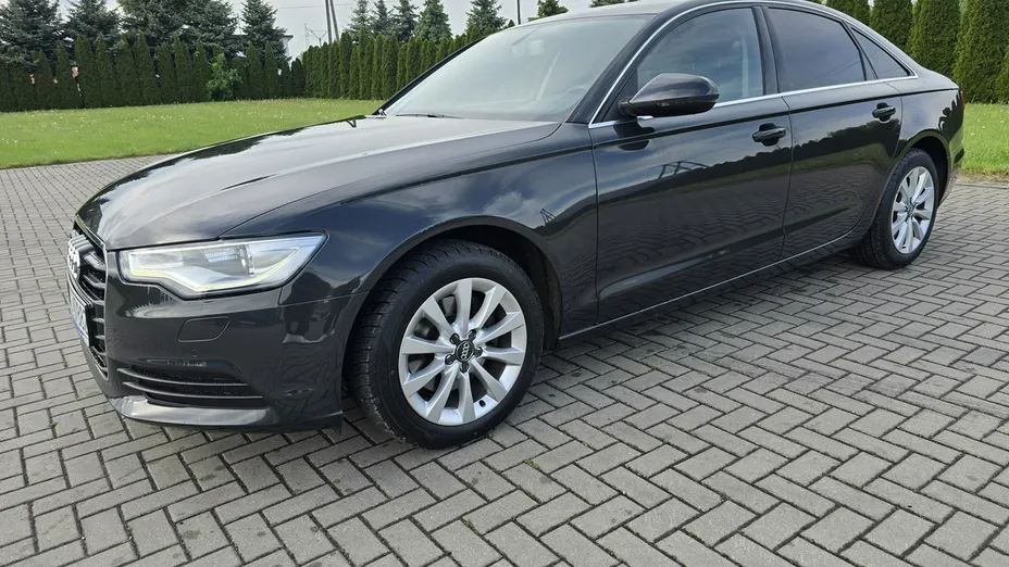 AUDI A6 -
