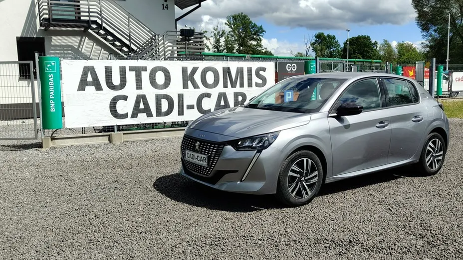 PEUGEOT 208 -