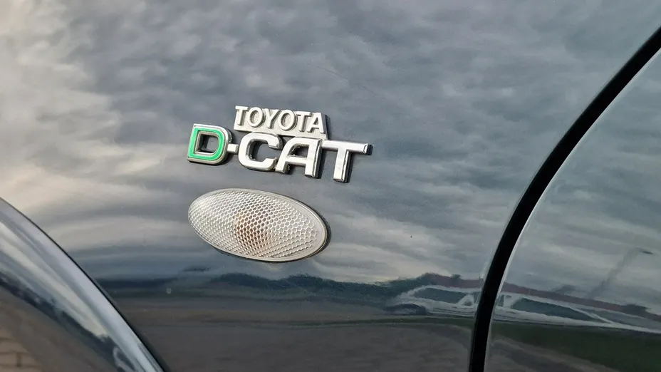 TOYOTA RAV4 -