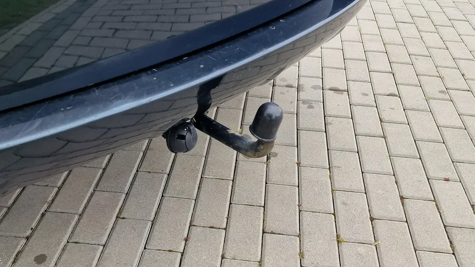 TOYOTA RAV4 -