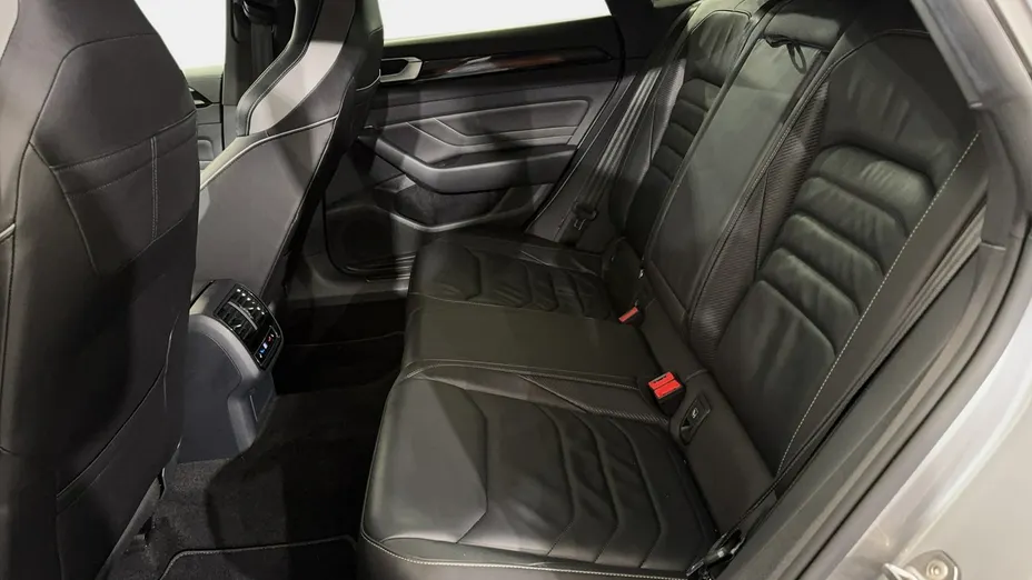 VOLKSWAGEN Arteon -