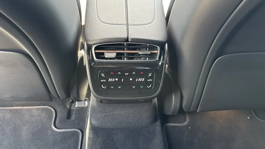 MERCEDES-BENZ EQE -