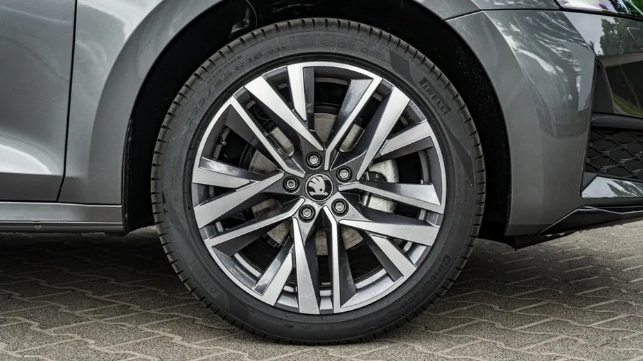 SKODA Octavia -