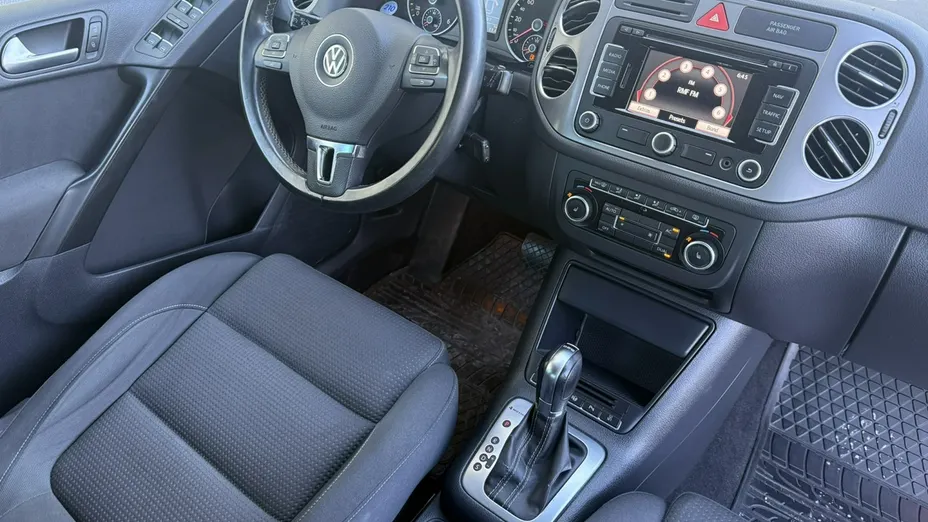 VOLKSWAGEN Tiguan -