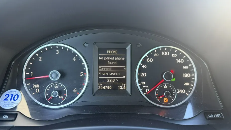 VOLKSWAGEN Tiguan -