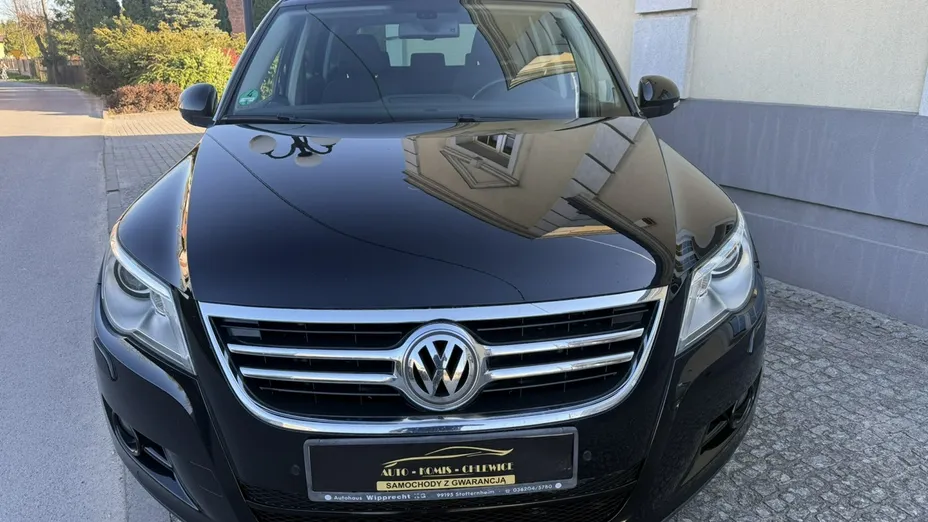 VOLKSWAGEN Tiguan -