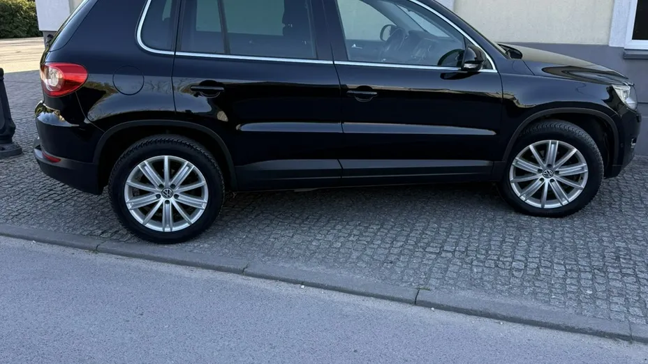 VOLKSWAGEN Tiguan -