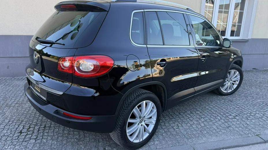 VOLKSWAGEN Tiguan -