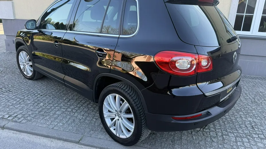 VOLKSWAGEN Tiguan -