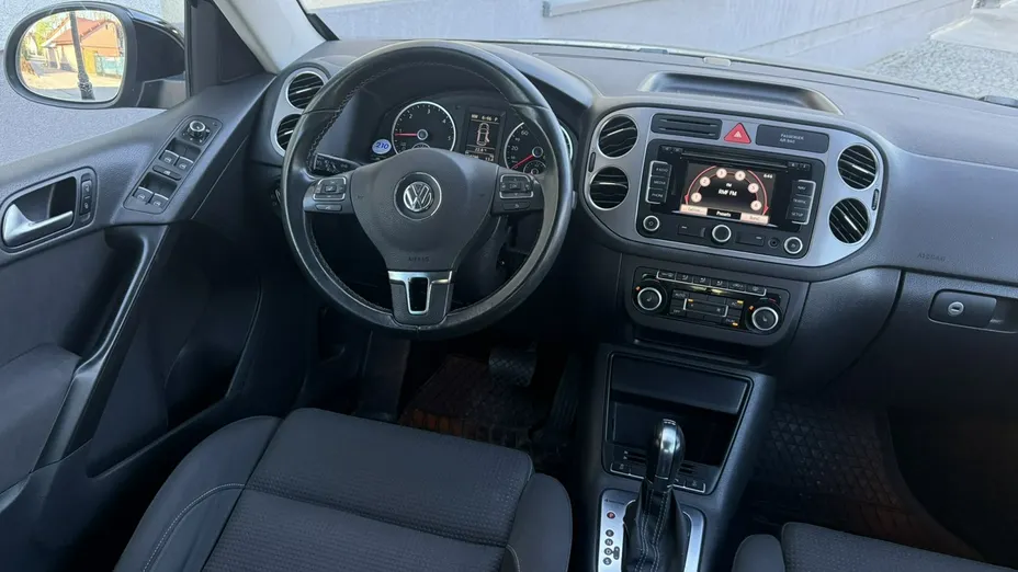 VOLKSWAGEN Tiguan -