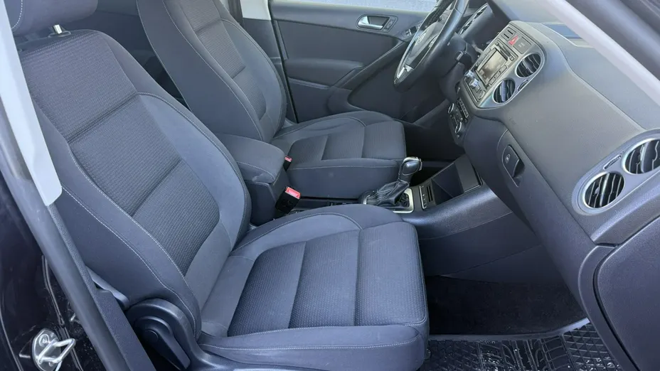 VOLKSWAGEN Tiguan -