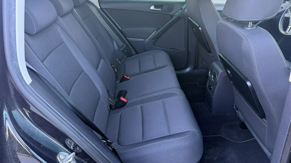 VOLKSWAGEN Tiguan -