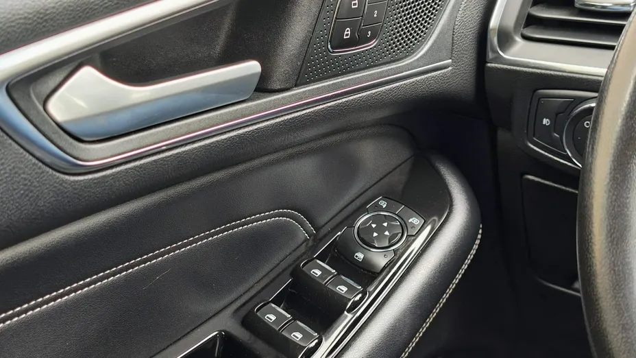 FORD Edge -