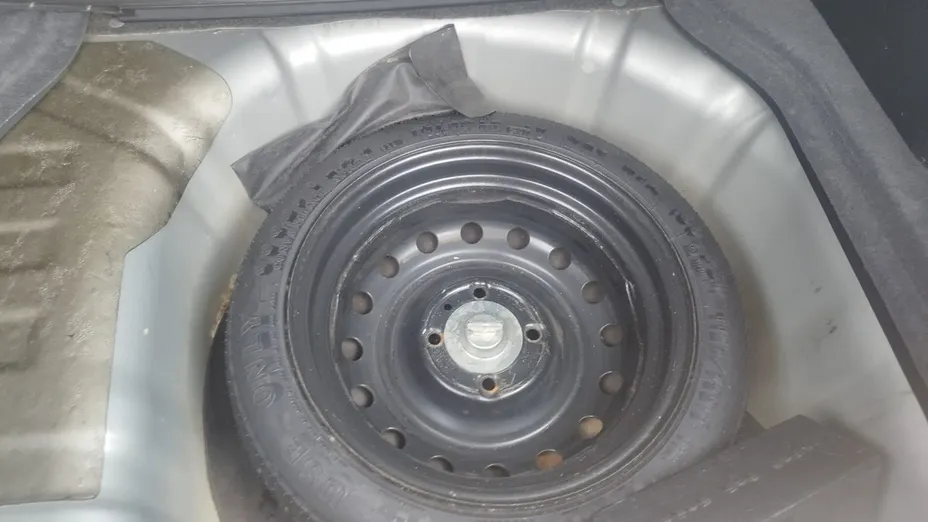 NISSAN Tiida -