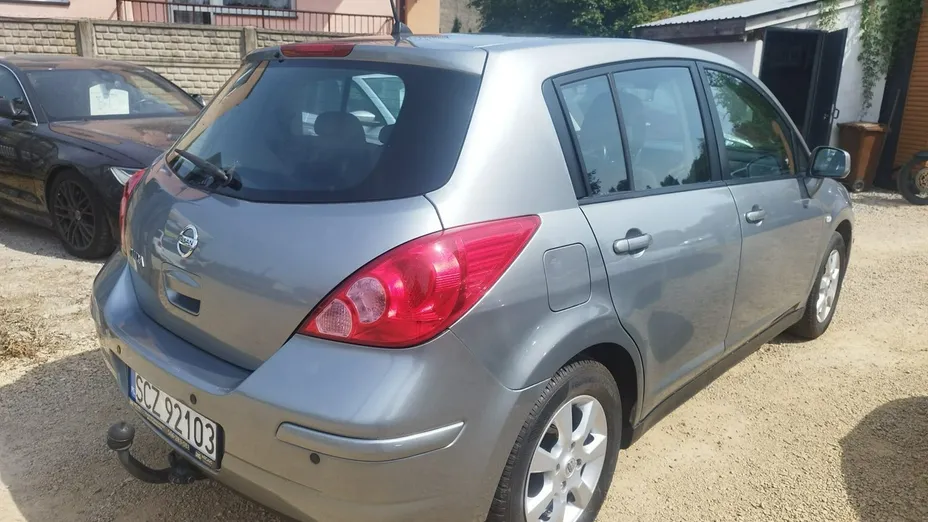 NISSAN Tiida -