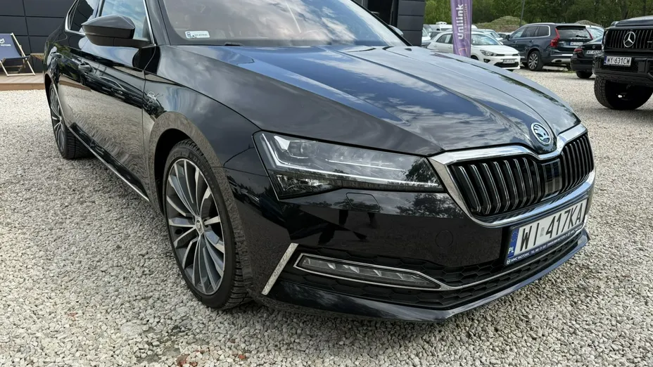 SKODA Superb -