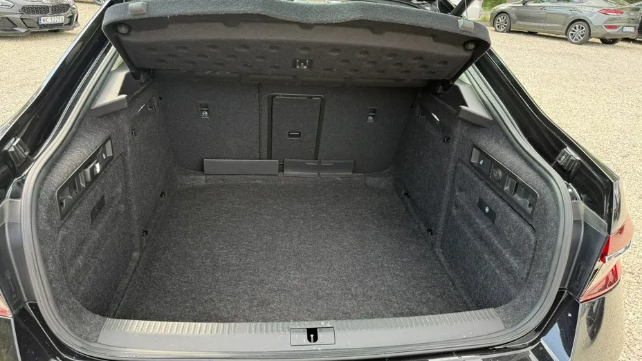 SKODA Superb -