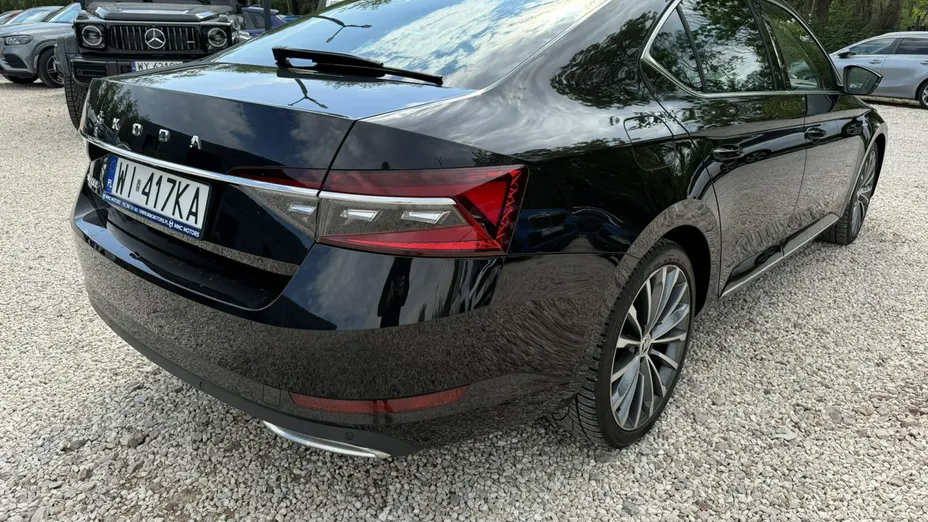 SKODA Superb -