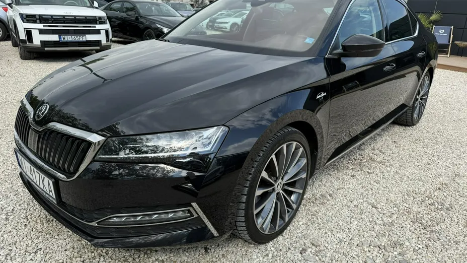 SKODA Superb -