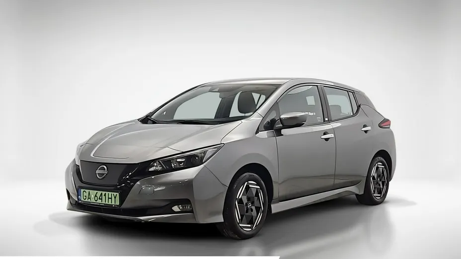 NISSAN Leaf -