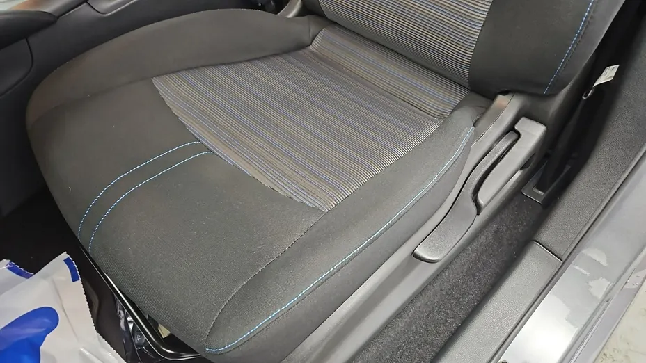 NISSAN Leaf -