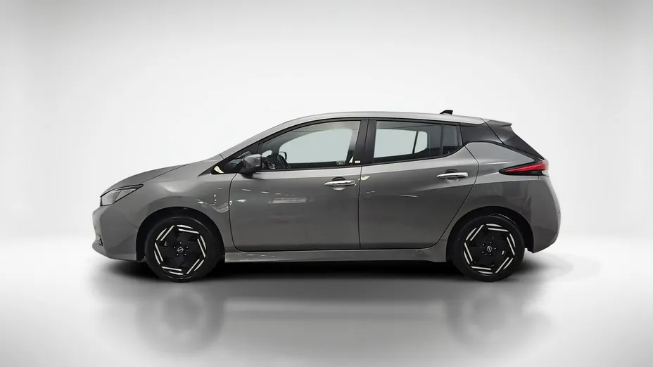 NISSAN Leaf -