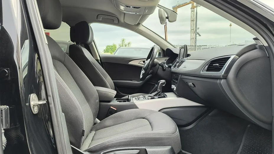 AUDI A6 -