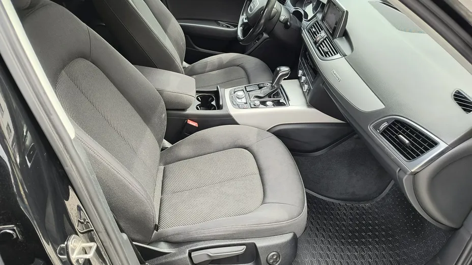 AUDI A6 -