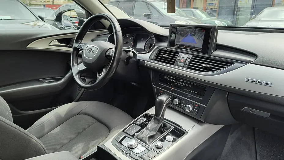 AUDI A6 -