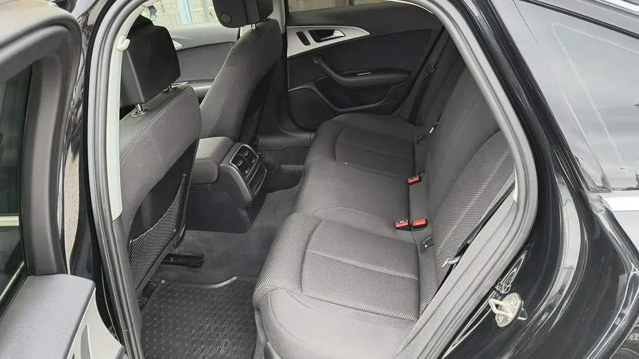AUDI A6 -