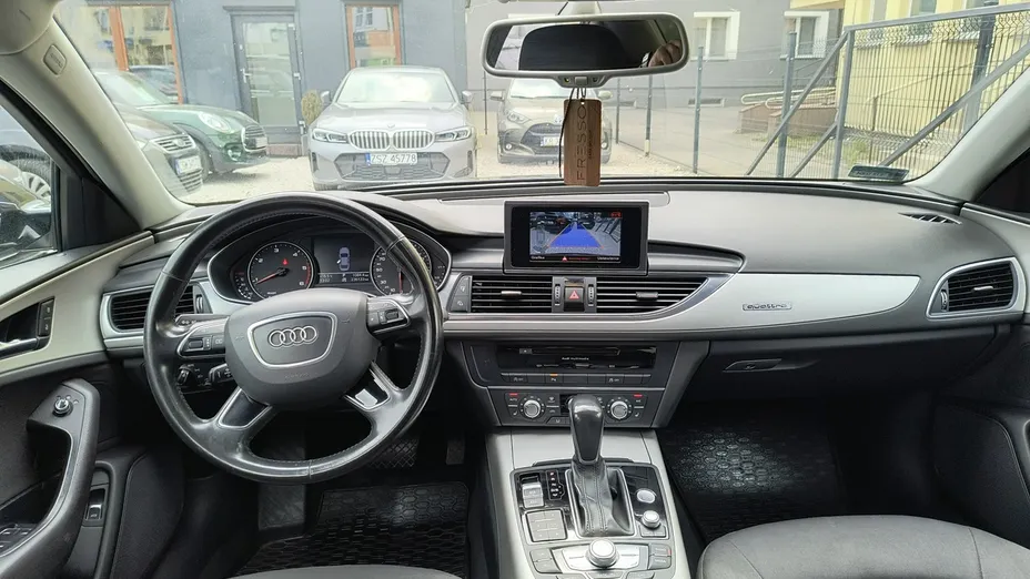 AUDI A6 -