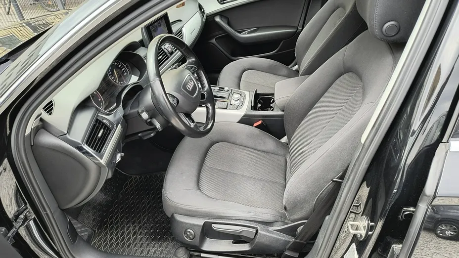 AUDI A6 -
