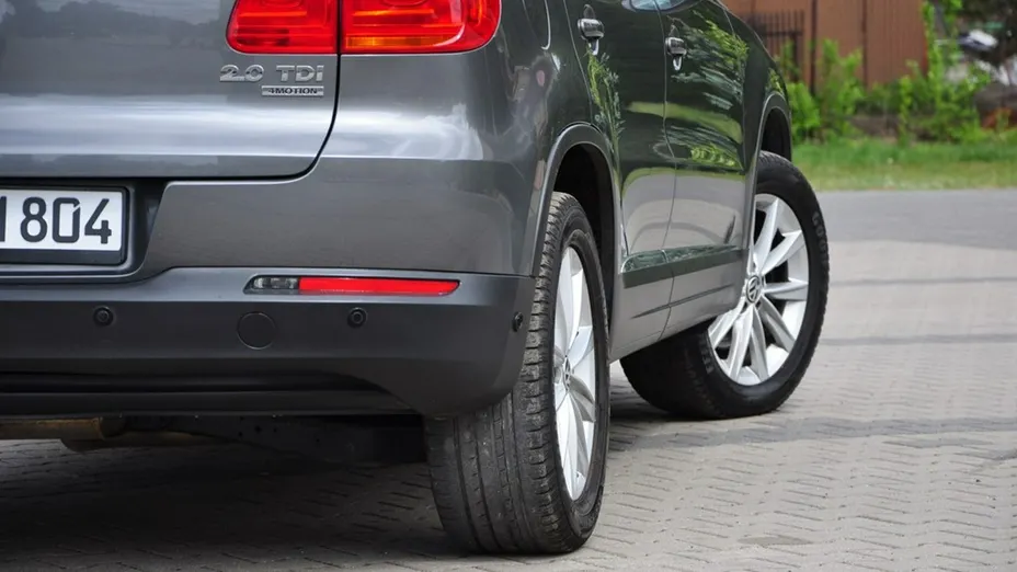 VOLKSWAGEN Tiguan -