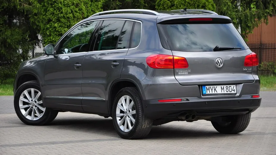 VOLKSWAGEN Tiguan -