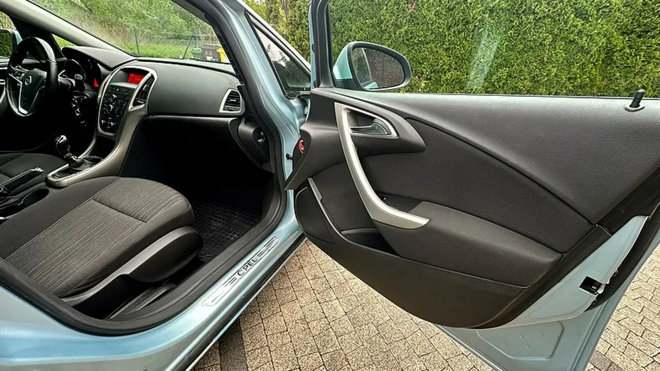 OPEL Astra -