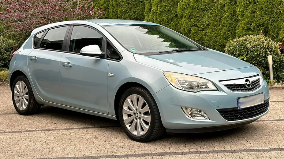 OPEL Astra -