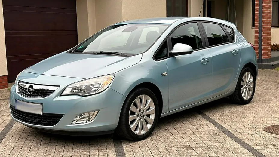 OPEL Astra -