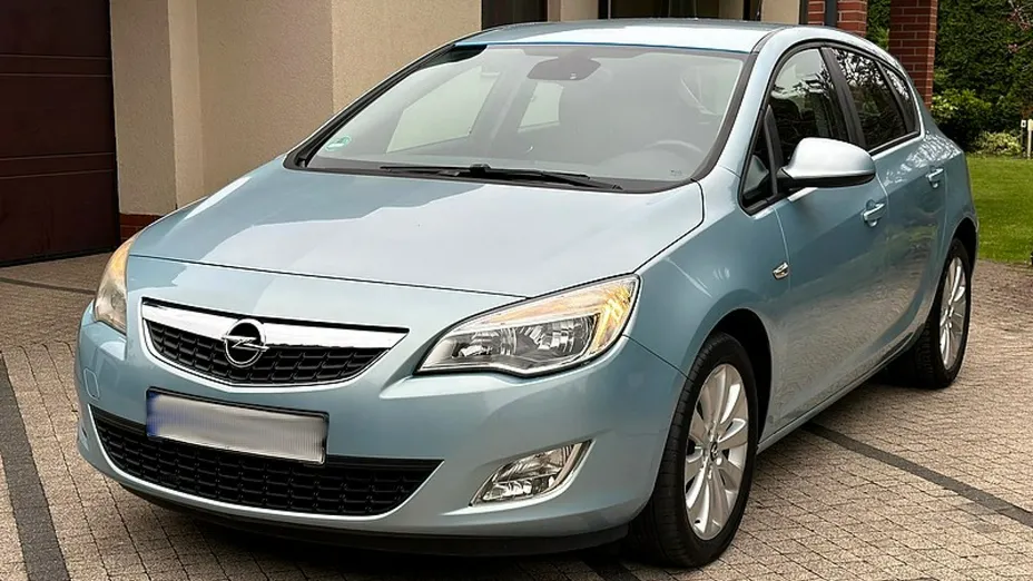 OPEL Astra -