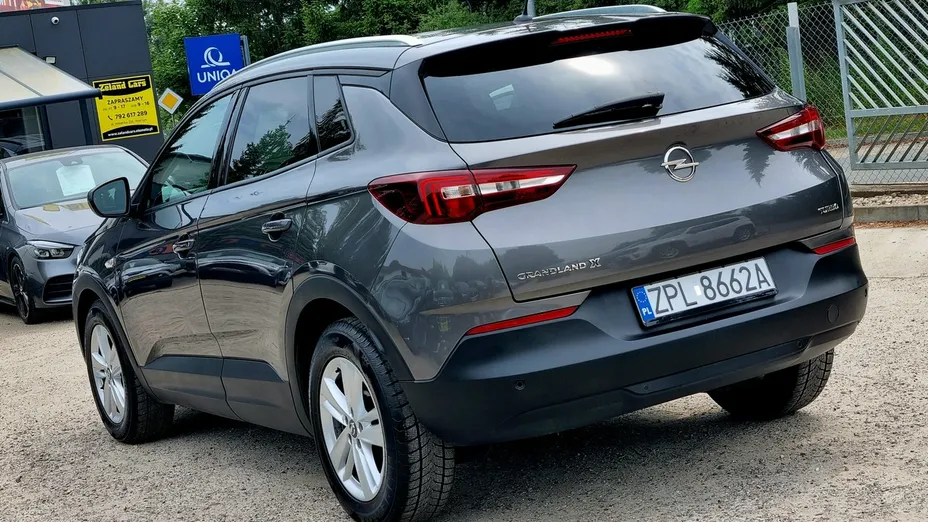 OPEL Grandland X -
