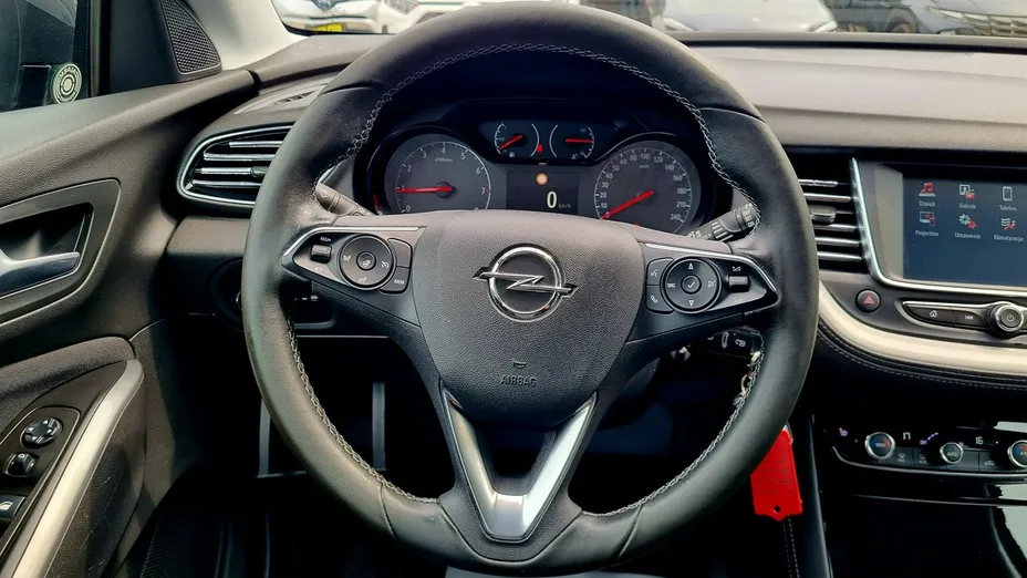 OPEL Grandland X -