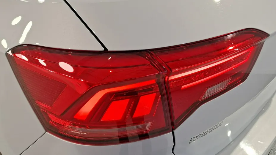 VOLKSWAGEN T-ROC -