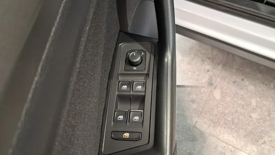 VOLKSWAGEN T-ROC -