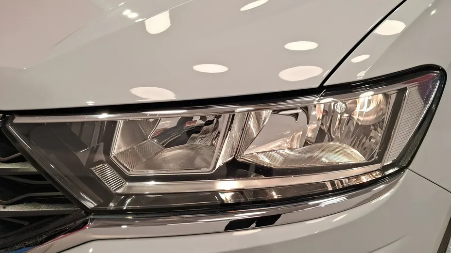 VOLKSWAGEN T-ROC -