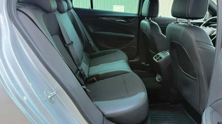 OPEL Insignia -