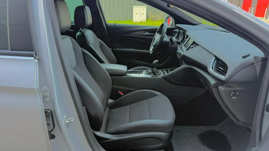OPEL Insignia -